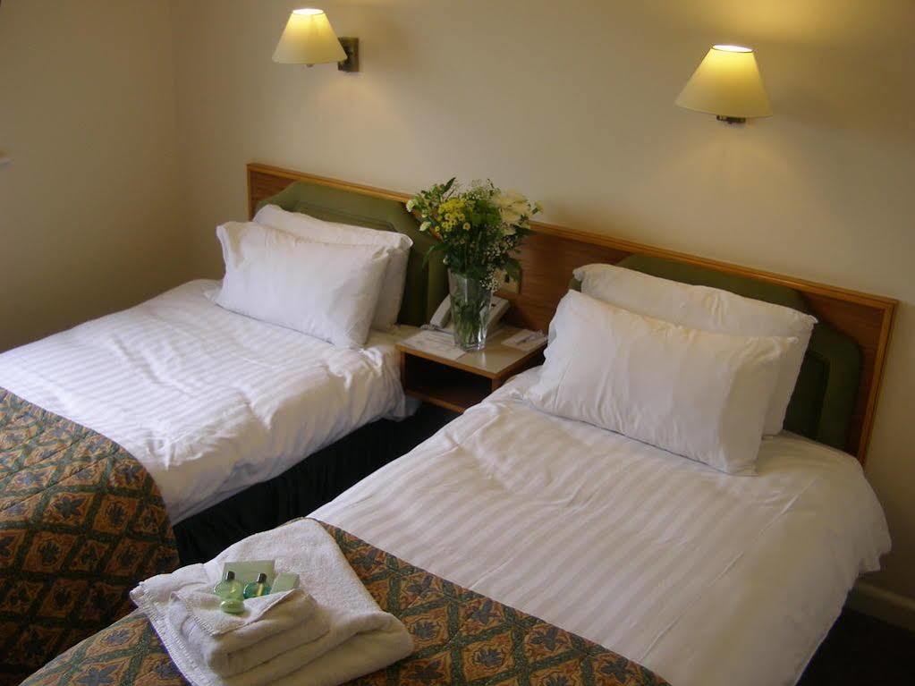 Hunters Lodge Hotel Crewe Esterno foto