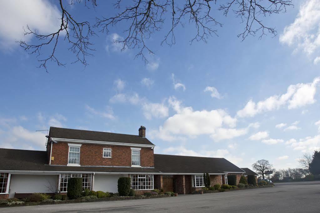 Hunters Lodge Hotel Crewe Esterno foto