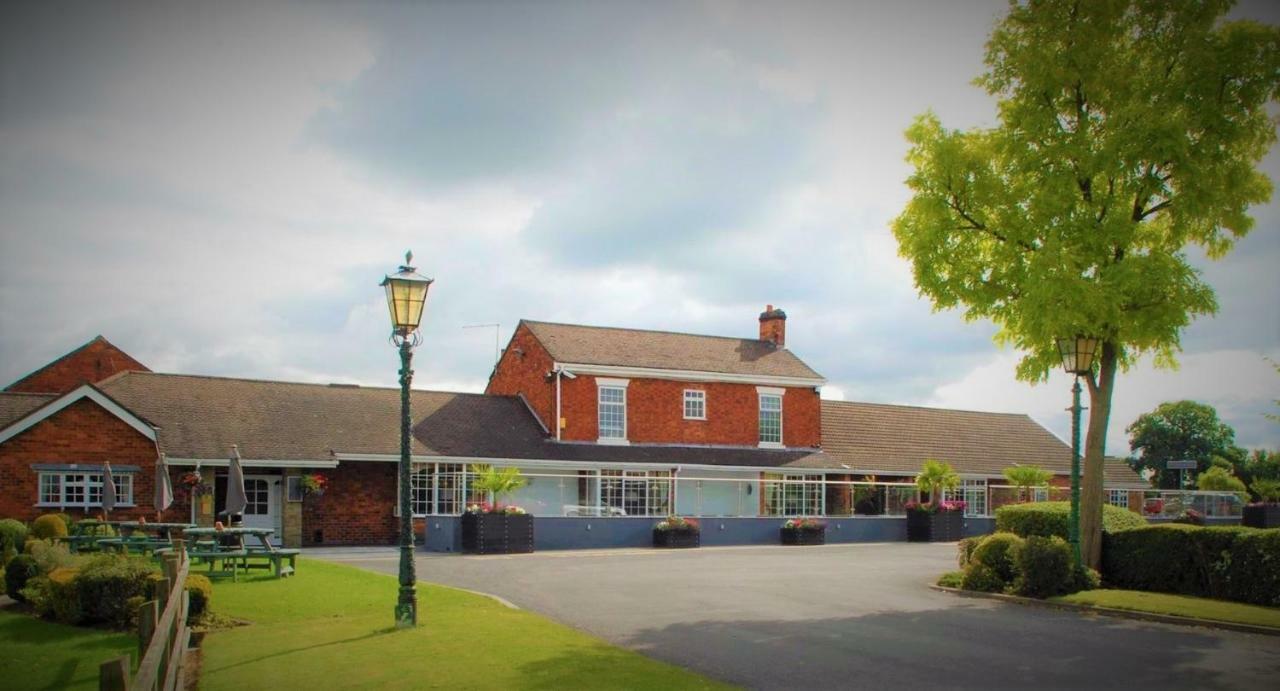 Hunters Lodge Hotel Crewe Esterno foto