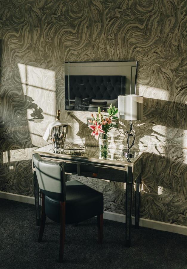 Hunters Lodge Hotel Crewe Esterno foto