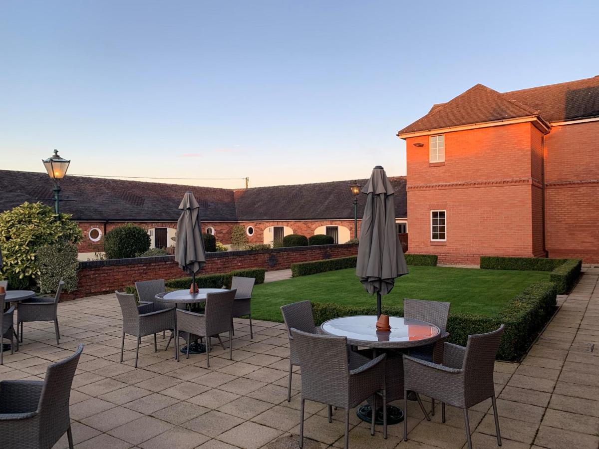 Hunters Lodge Hotel Crewe Esterno foto