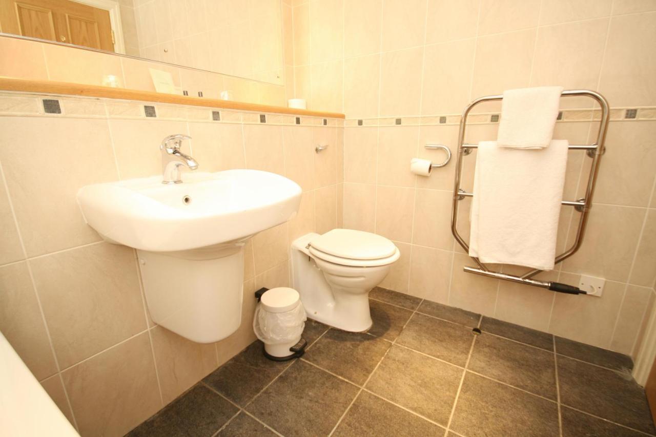 Hunters Lodge Hotel Crewe Esterno foto
